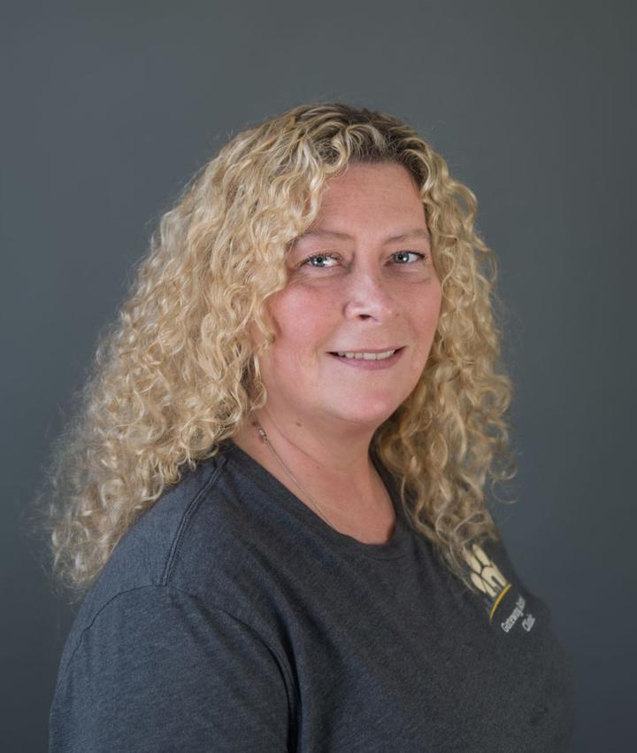 Portrait of Heather Rego Ebenger